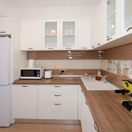 Isaran 3p Apartman Brassó